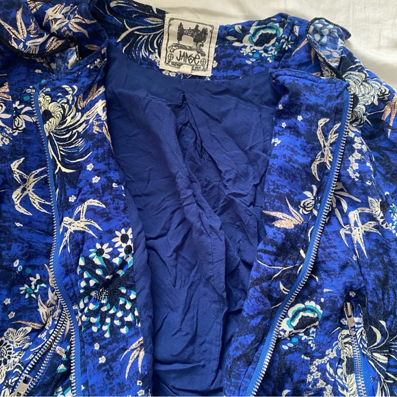Jaase zipper blue floral zip up blouse - Picture 3 of 7